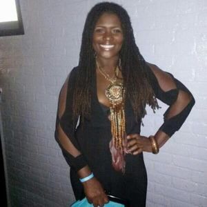 Meet your Posher, Desi